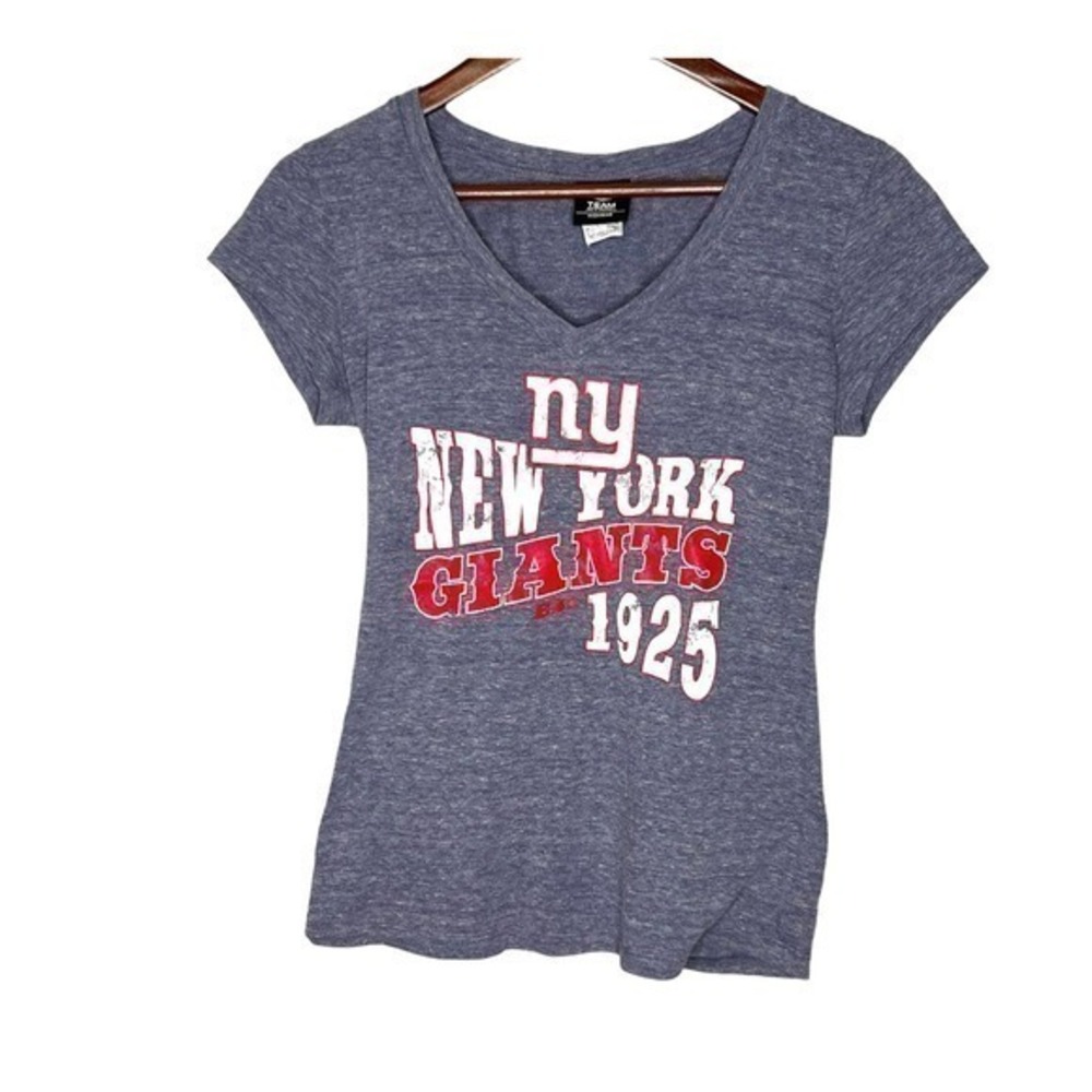 NFL Team Apparel women's New York Giants fan wear v-neck t-shirt size medium